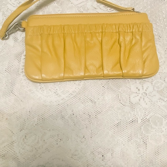New York Toronto genuine leather yellow clutch/ wristlet . - Picture 2 of 8